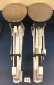 ohaus scale (R132)