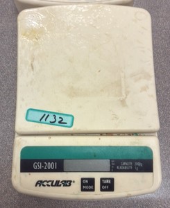 Acculab Scale.(r134)