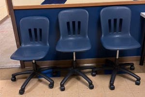 3 blue chairs (Hall 1F)