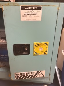acid and corrosive storage cabinet (R134.5)