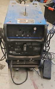 Miller Syncrowave 200 Tig and stick welder with Foot pedal (R139)