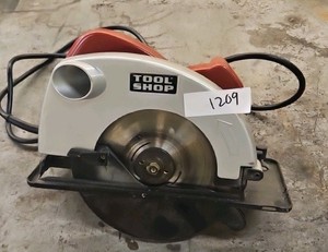 tool shop circular saw 7- 14 in (R139)
