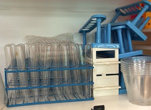 test tubes, test tube holders R130 flasks