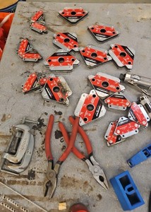welding magnets assortment of tools (R139)