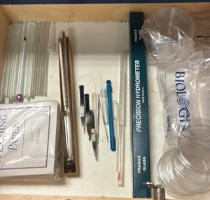 miscellaneous science utensils(R130)