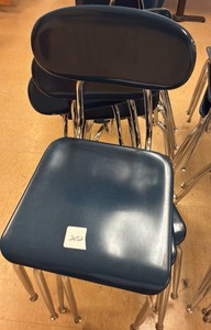 stack of chairs r130