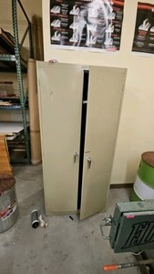 metal storage closet (R139)