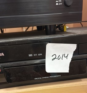 Toshiba DVD and cassette player and recorder(R130)