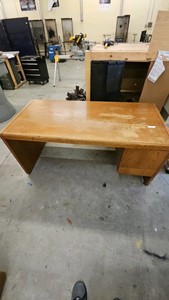 large desk (r137)