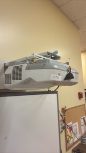 epson projector  (r136)