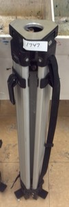 tripod  (r136)