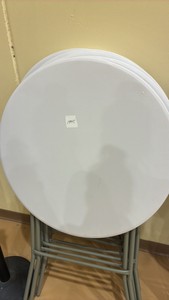5 small round tables
