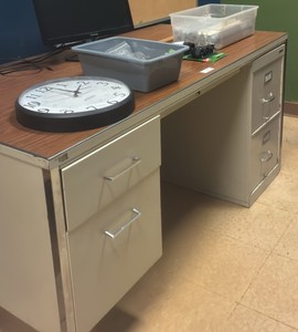 desk (135)