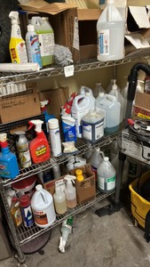 Cleaning supplies (R123)