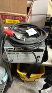Dual mode volt battery charger (R123)