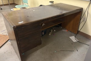 desk (r137)