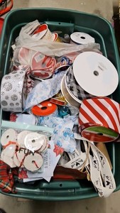 holiday ribbon and streamers (r137.5)