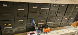 metal storage cabinets (r137.5)