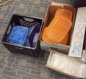 Plastic containers & plastic cups  (r114)