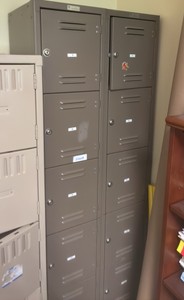 lockers  (r114)