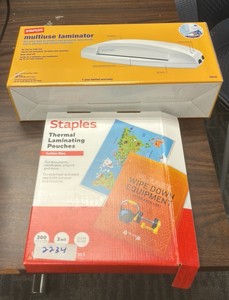 laminator & laminating pouches  (r114)