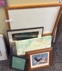 wall hangings (L-Office)