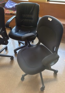 3 chairs (Lobby)