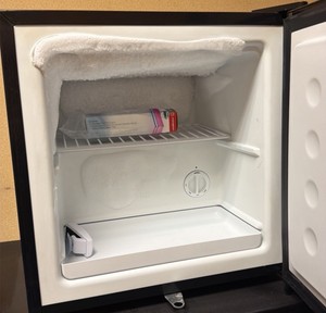 Small Fridge (L-Office)