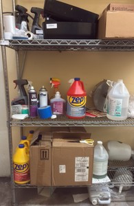 Miscellaneous cleaning supplies (r209)