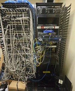 Server with towers and switches (R117)