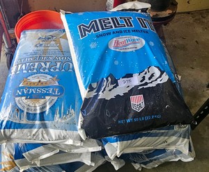 Bags of salt snow melt  (r140)