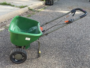Scotts Edgar Seed spreader (R139)