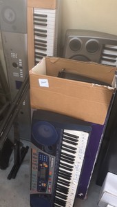 Lot of electronic key boards  (r140)