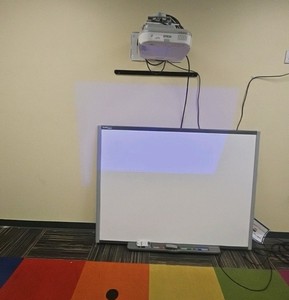 Epson wall projector with wall mount