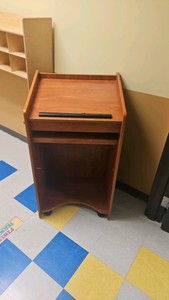 lectern missing shelf broken CHC1F anchor