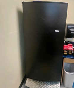 refrigerator CR130