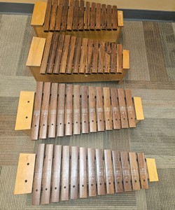 xylophone set of four   (Cr r220)