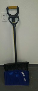 snow shovels CR131