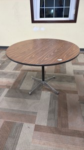 41 12 inch round table with aluminum CR207 feet ( C r207)
