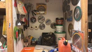 Assorted toolsHardware entire shelf (r123.5)