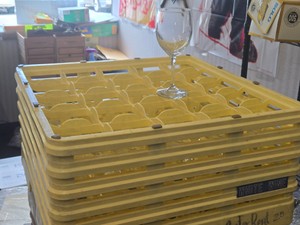 Lot of (16) Commercial Wine Glasses with Tray