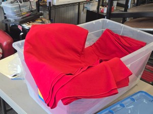 Lot of (4) Commercial Tablecloth 120 (red) (round)