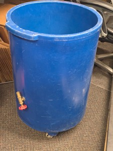 Plastic Rolling Cooler 33 x 22 (blue)