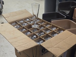 Lot of (1 Box) Commercial Pilsner Beer Glasses 24-count ( 24 total items )