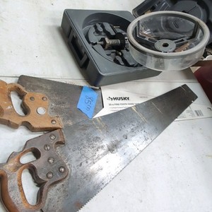 Adjustable hole saw and 2 hand saws