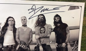 ROB ZOMBIE SIGNED 8X10 PHOTO MUSIC BAND SINGER AUTOGRAPHED PROMO