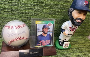 Jeff Reardon P #41 Minnesota Twins 1987 World Series Champions  Autographed Baseball & BobbledHead 