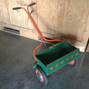 Scotts spreader