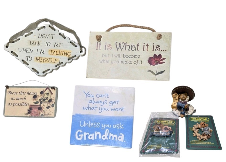 Boyds Bears & Friends Collectibles Lot - Bearstone Hardley Hasslefree, Folkwear, Bearwear & Wall Signs