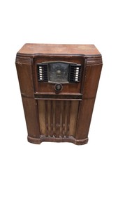 Vintage Zenith Console Tube Radio, Rotor Wave Magnet, Turns On, Needs Antenna